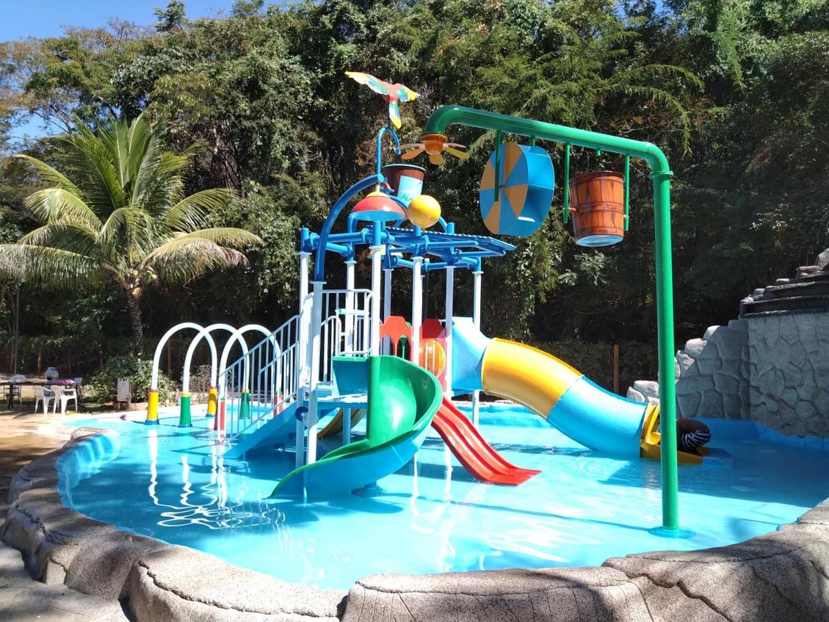 Aldeia Do Lago C204- Com Cozinha , Churrasqueira E Bebidas Liberadas No Parque Aquatico, Internet Banda Larga, Ponto Recarga De Carro Eletrico Caldas Novas Ngoại thất bức ảnh